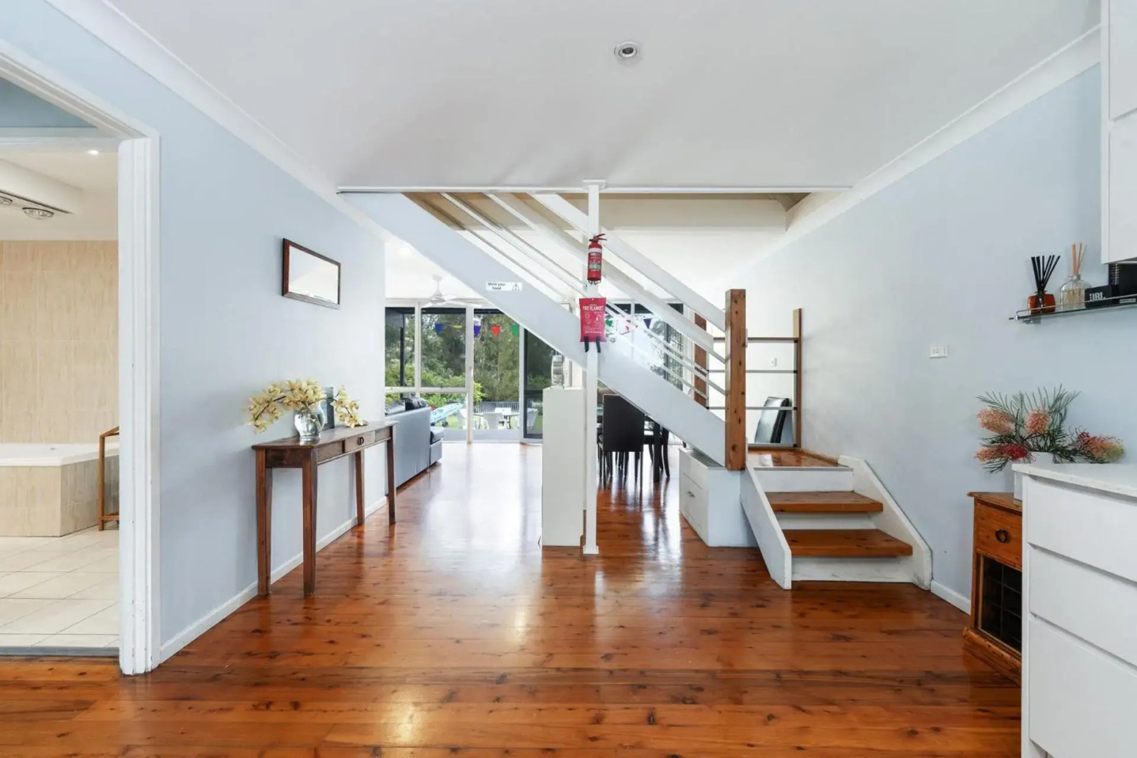 SORRENTO LAKESIDE Sanctuary Point 4pm check out Sundays