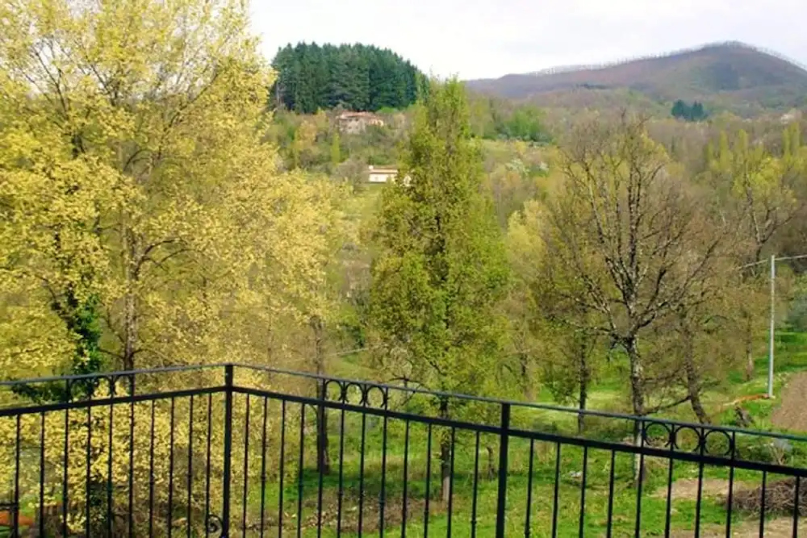 Apartment With one Bedroom in Orturano, With Wonderful Mountain View, Enclosed Garden and Wifi - Near the Slopes