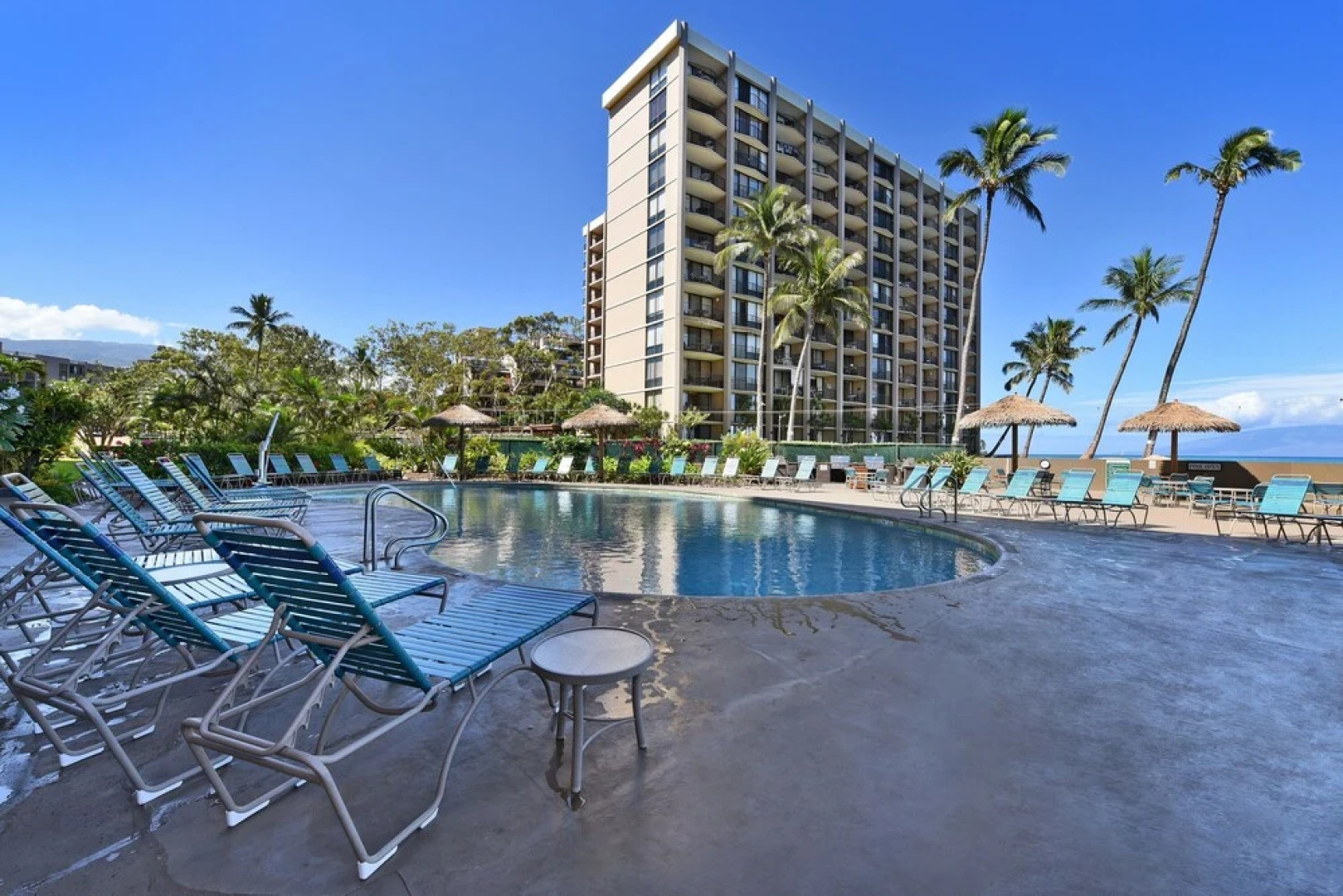 Royal Kahana #911 2 Bedroom Condo by RedAwning