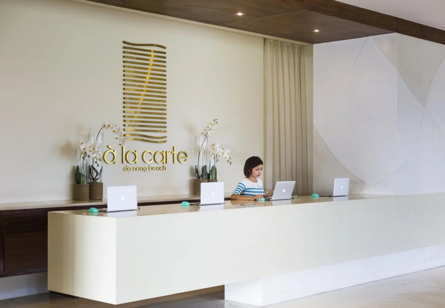 A La Carte Da Nang Beach