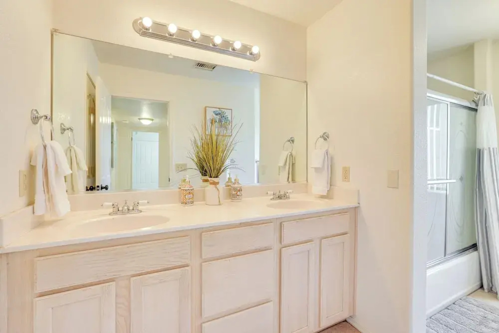 Hike, Sled & Snowshoe! Family Retreat in Payson