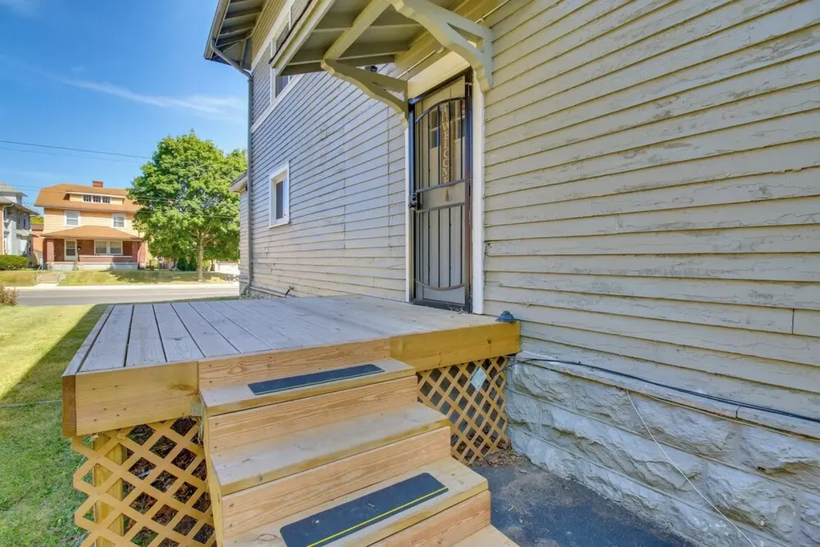 Sunny + Spacious Dayton Condo ~ 1 Mi to Downtown!