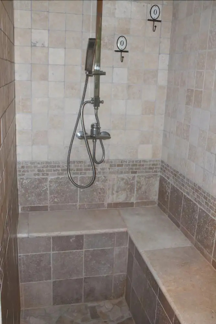 Le Perce Neige Les bruyères de Gaschon