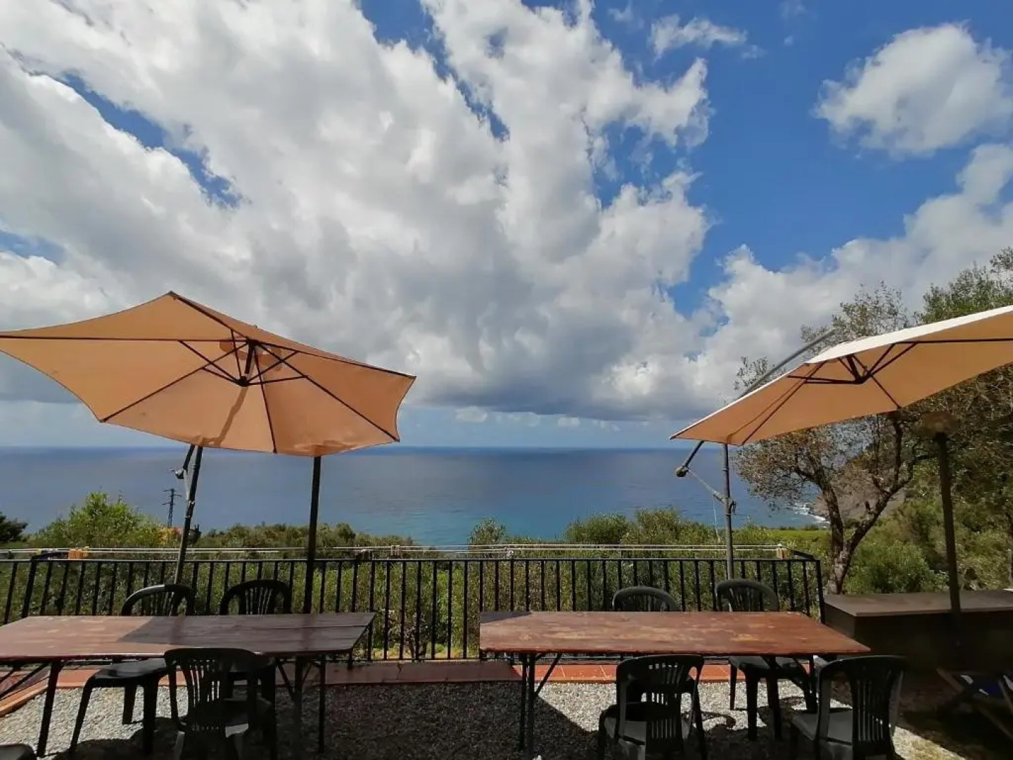 Perla del Levante Hostel