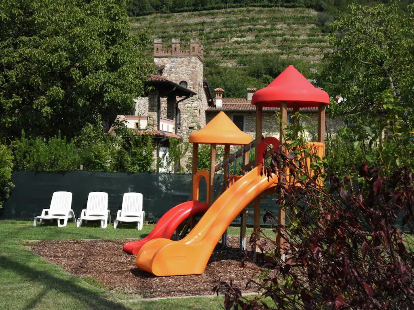 Snug Apartment in Monticelli Brusati near lake Iseo