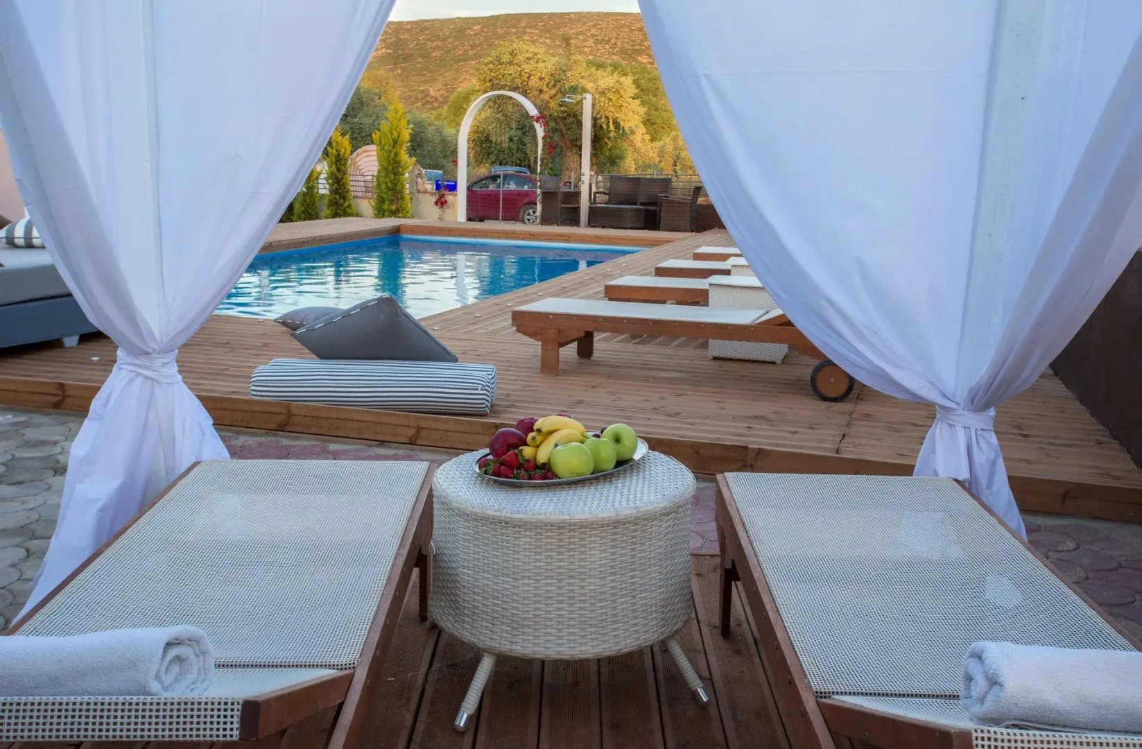 Kapahi Sea View Apartments & Suites