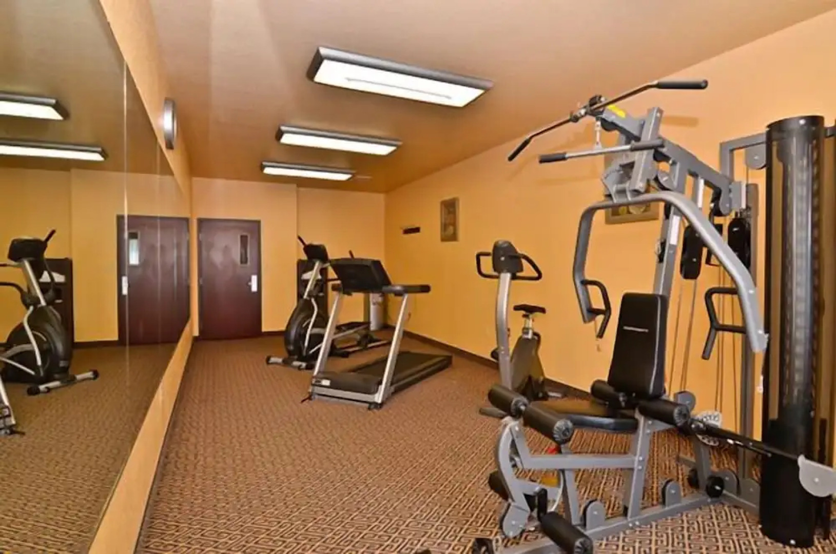 HiWay Inn Express of Broken Bow