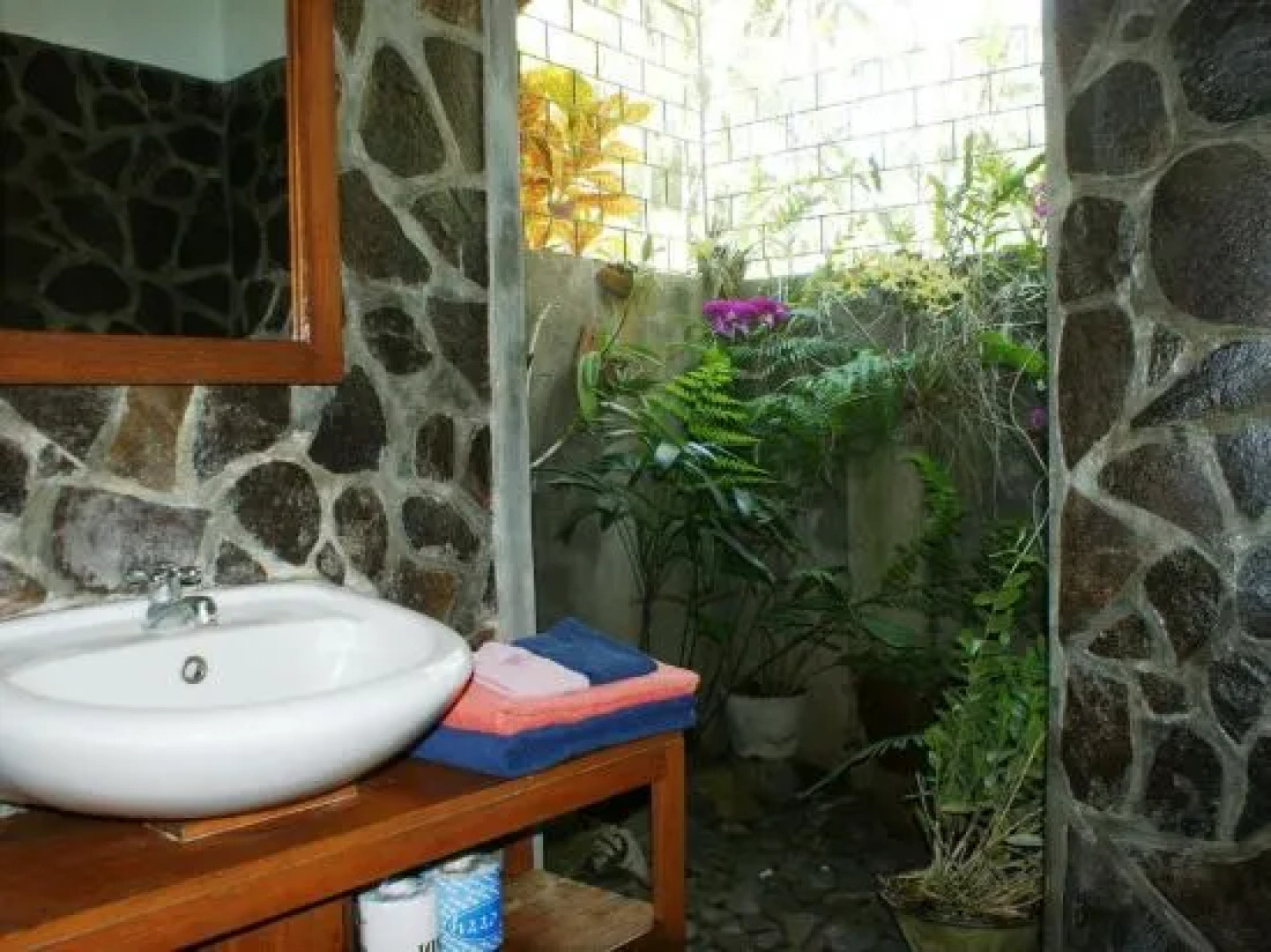 Saraswati Holiday House