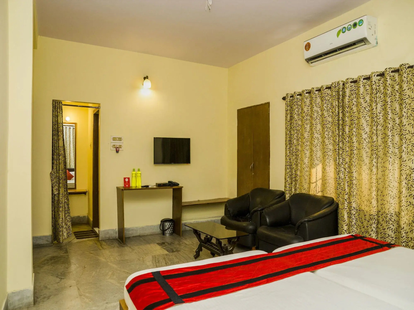 OYO 8129 Coral Residency City Center