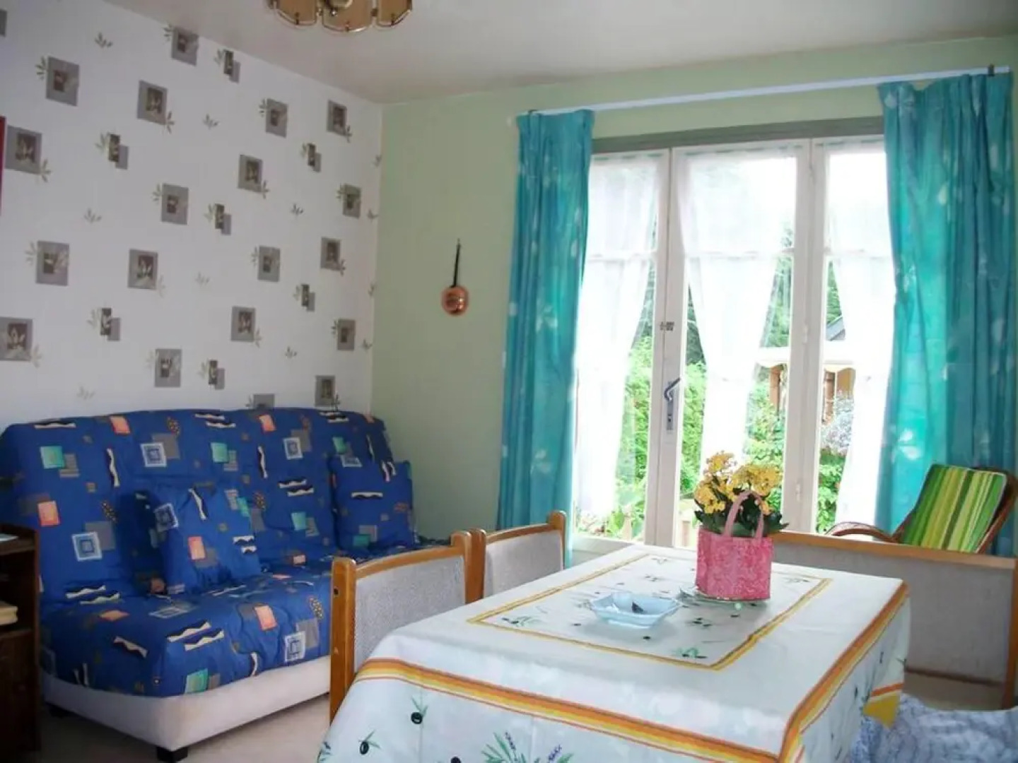 House With one Bedroom in La Croix-en-touraine, With Enclosed Garden and Wifi