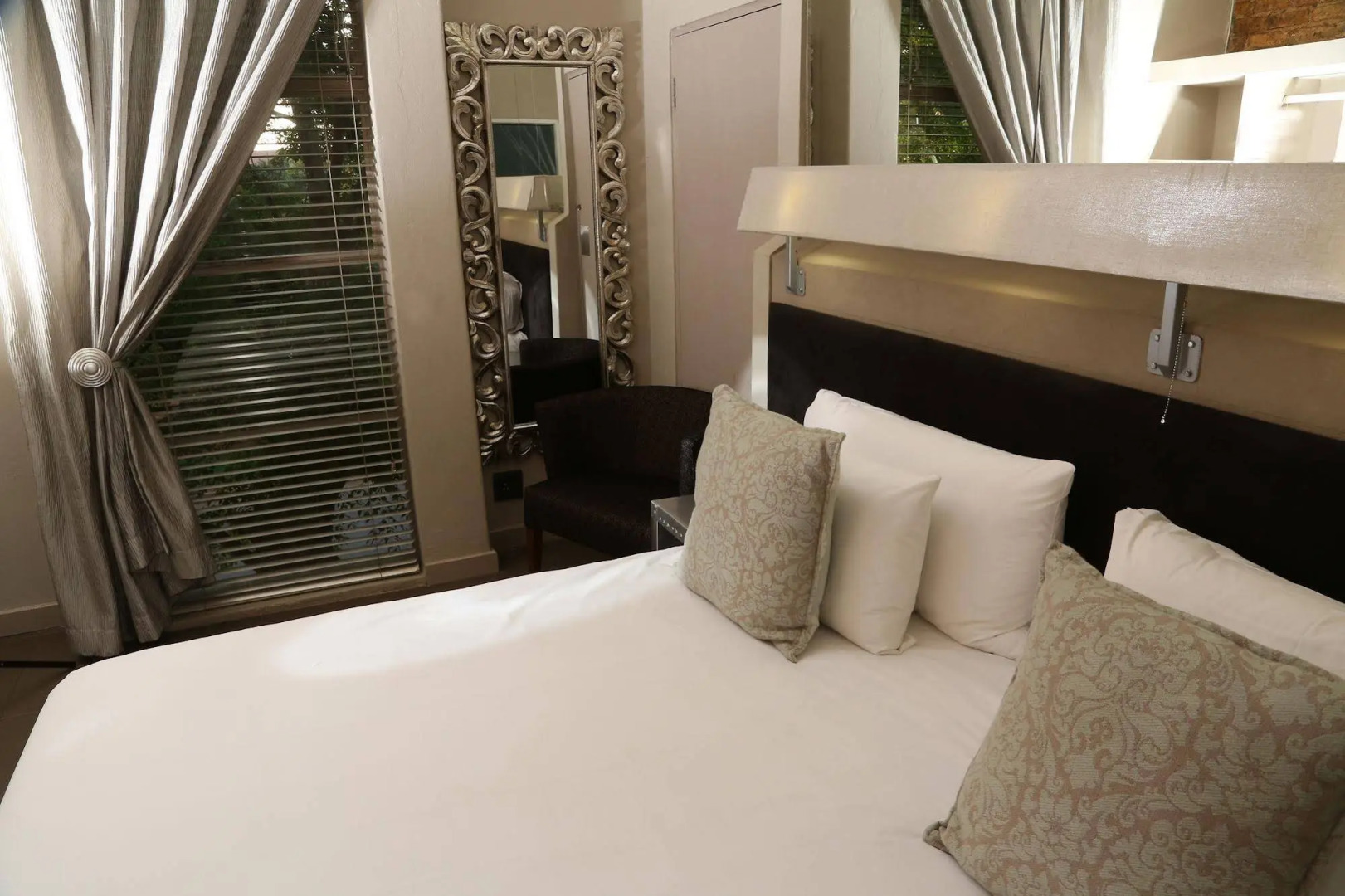 Life Hotel - The Aviator