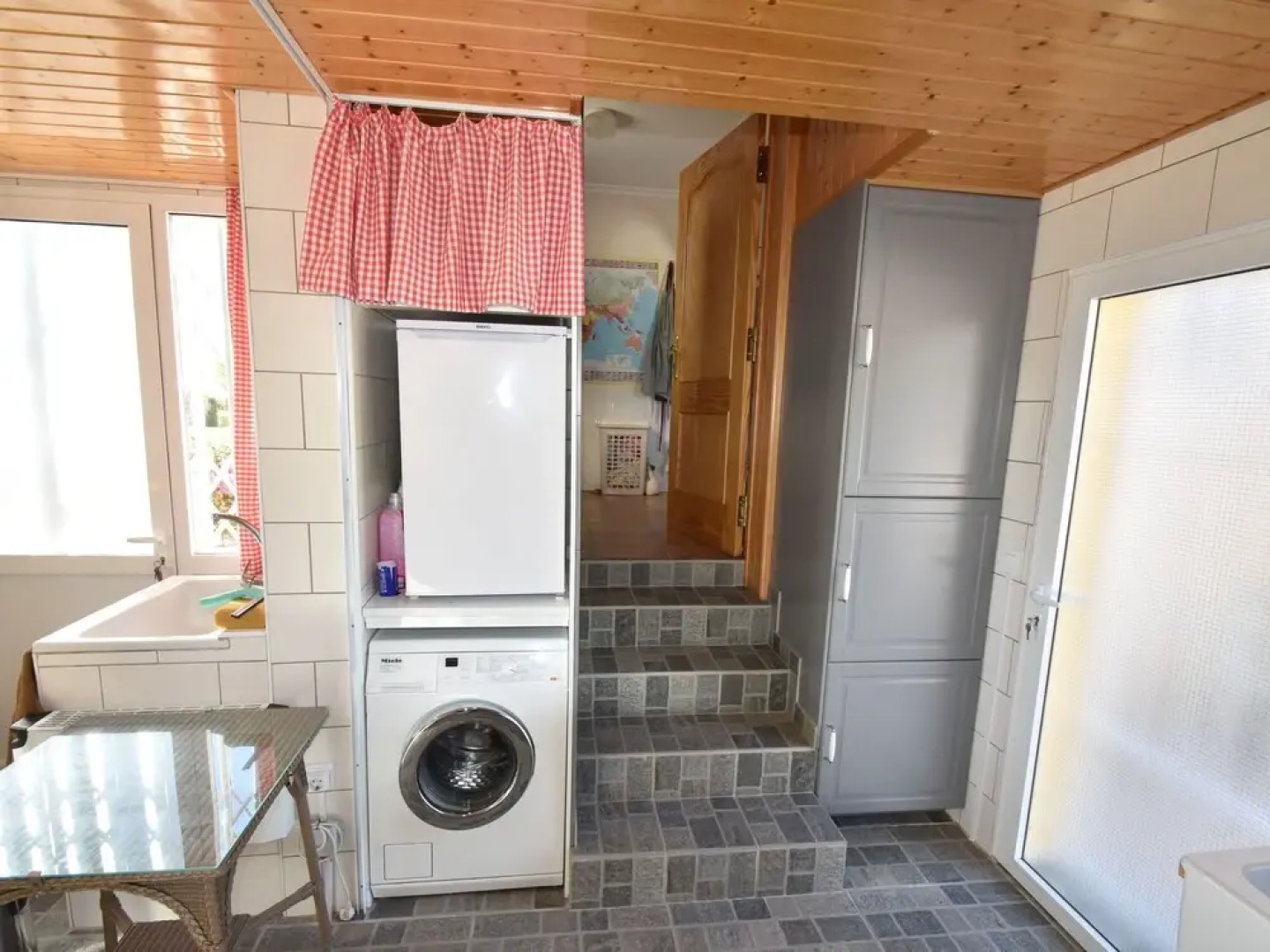 Comfortable Holiday Home With Swimming Pool in Valencia