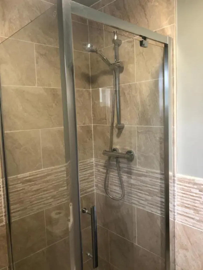 Trowel and Hammer Inn