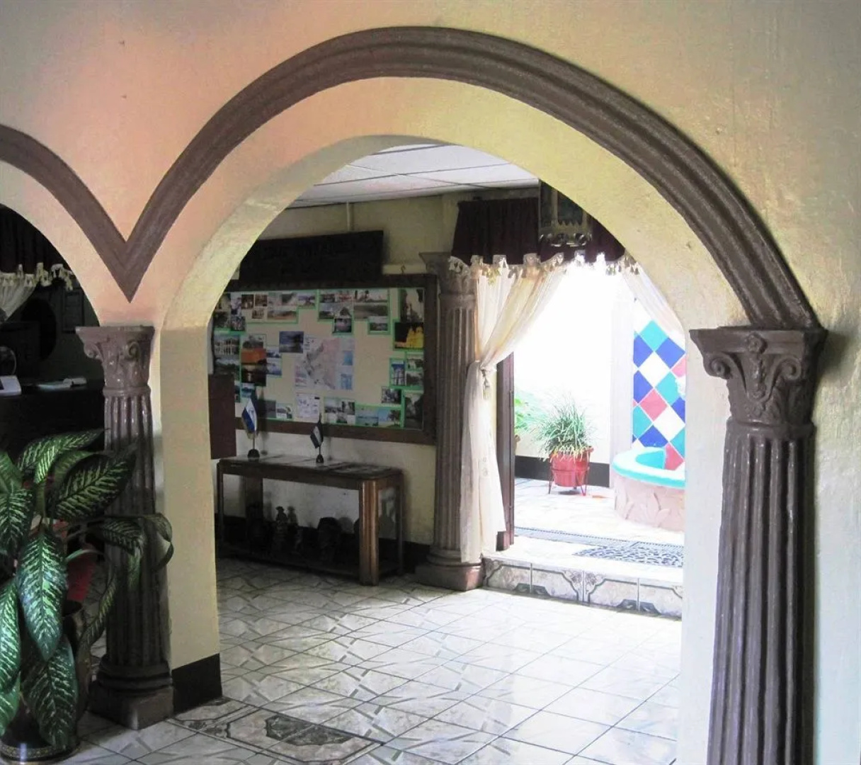 Hotel Ivania's