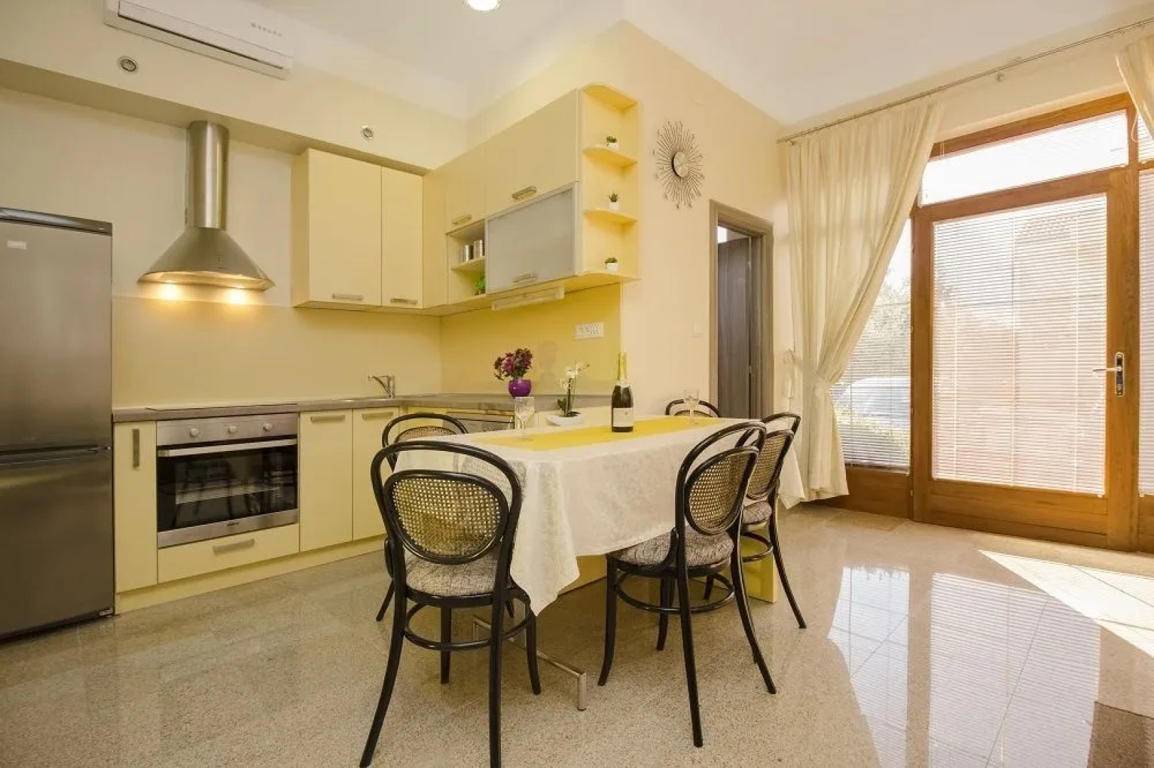 Pansion Zlatna Ribica