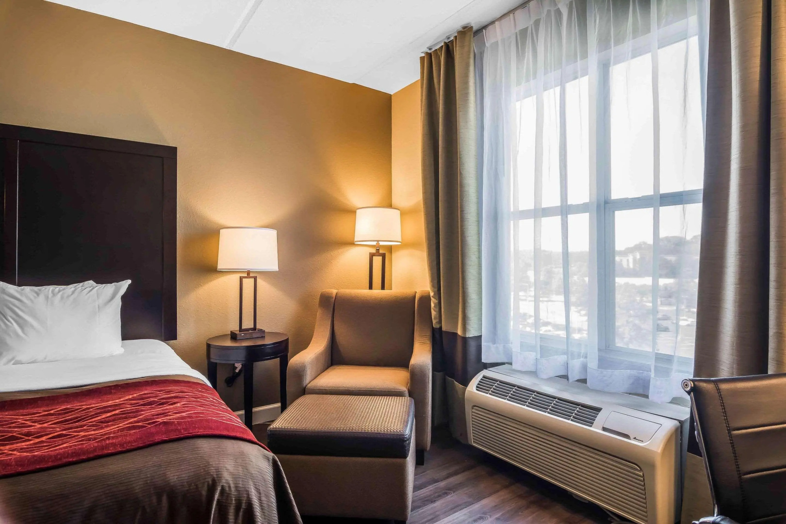 Comfort Inn & Suites