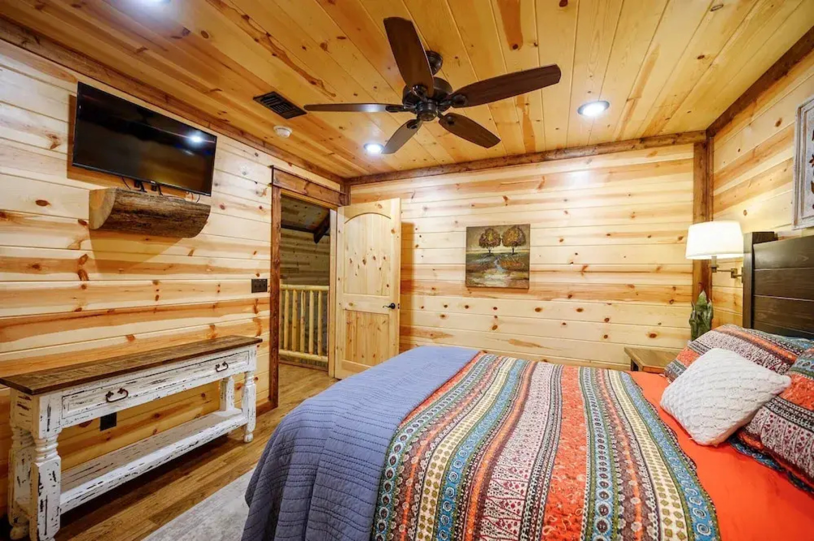 Sugar Daddy Cabin for 13!