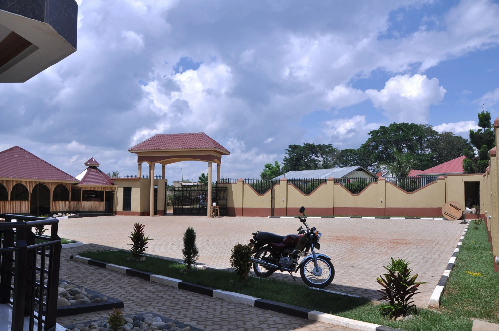 Golden View Hotel Ibanda