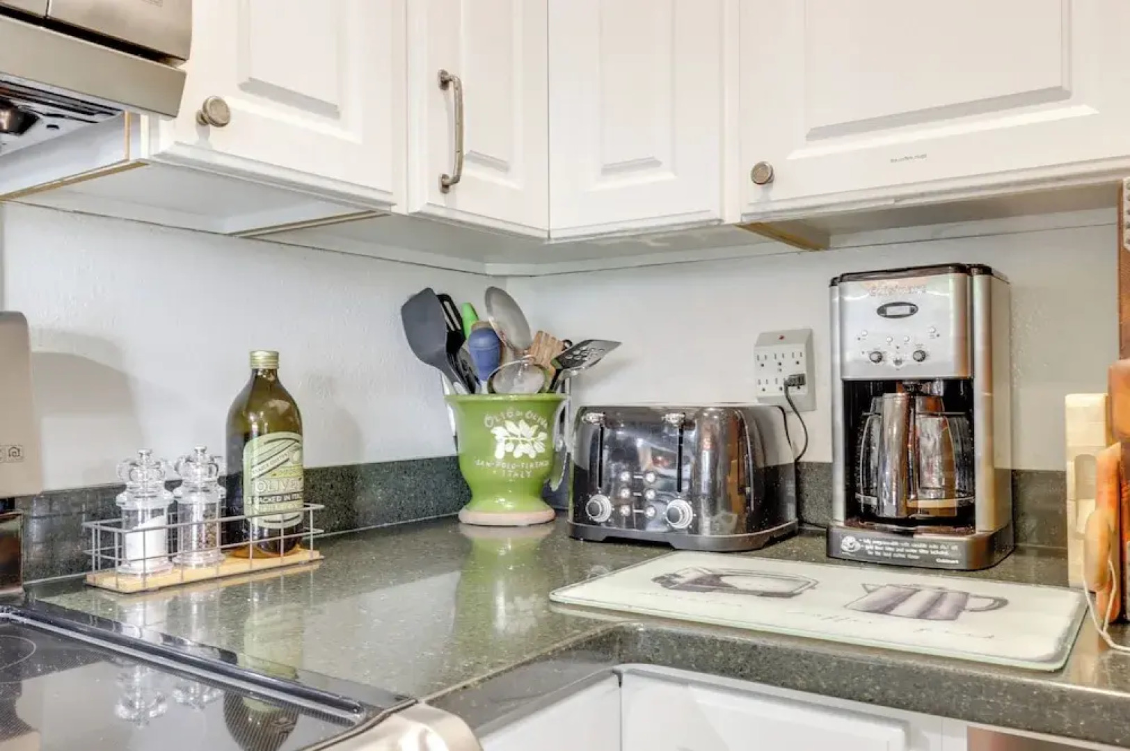 Private Patio & Workspace: Quiet Sonoma Condo!