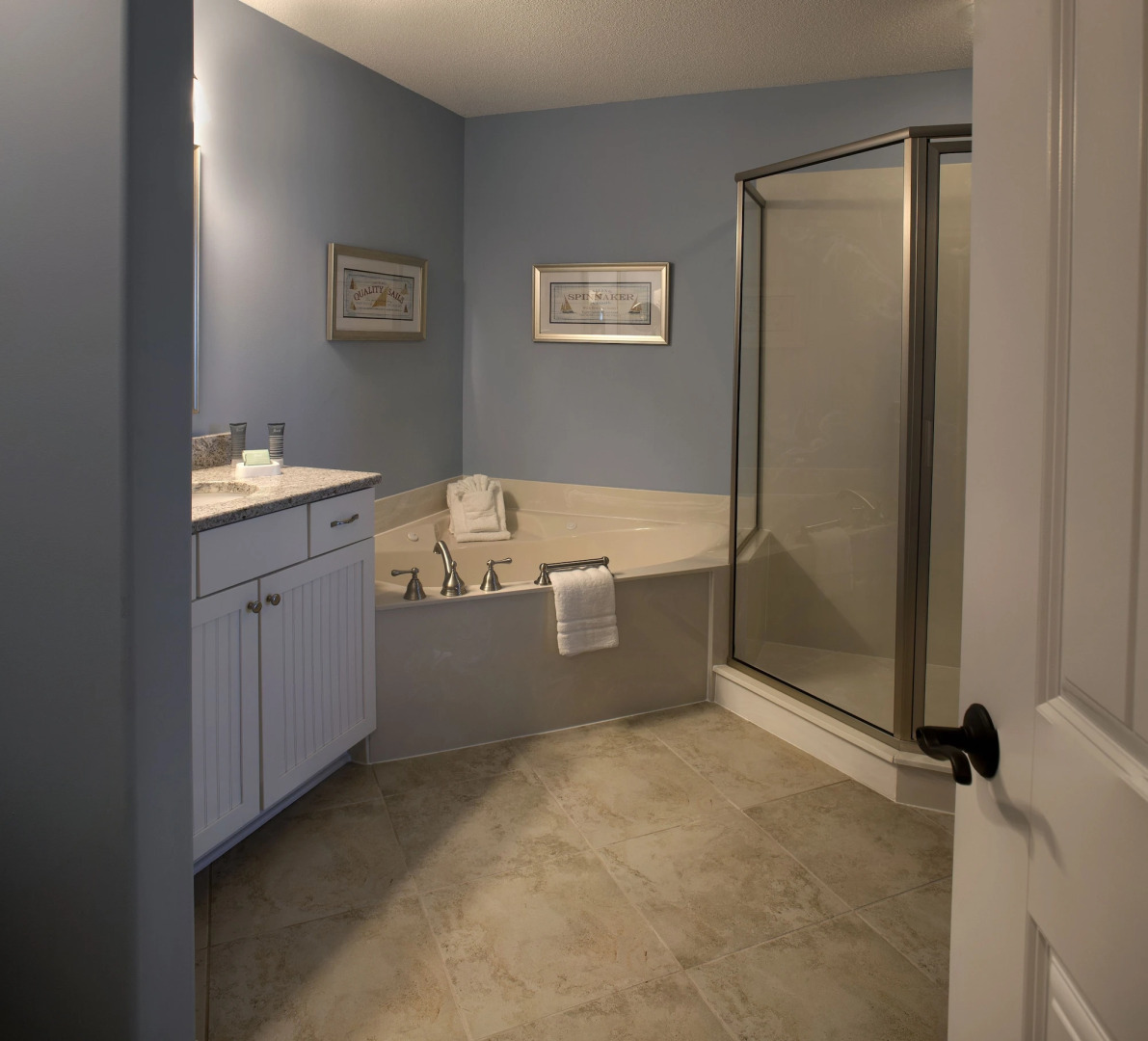 Bluewater Resort & Marina by Spinnaker Resorts