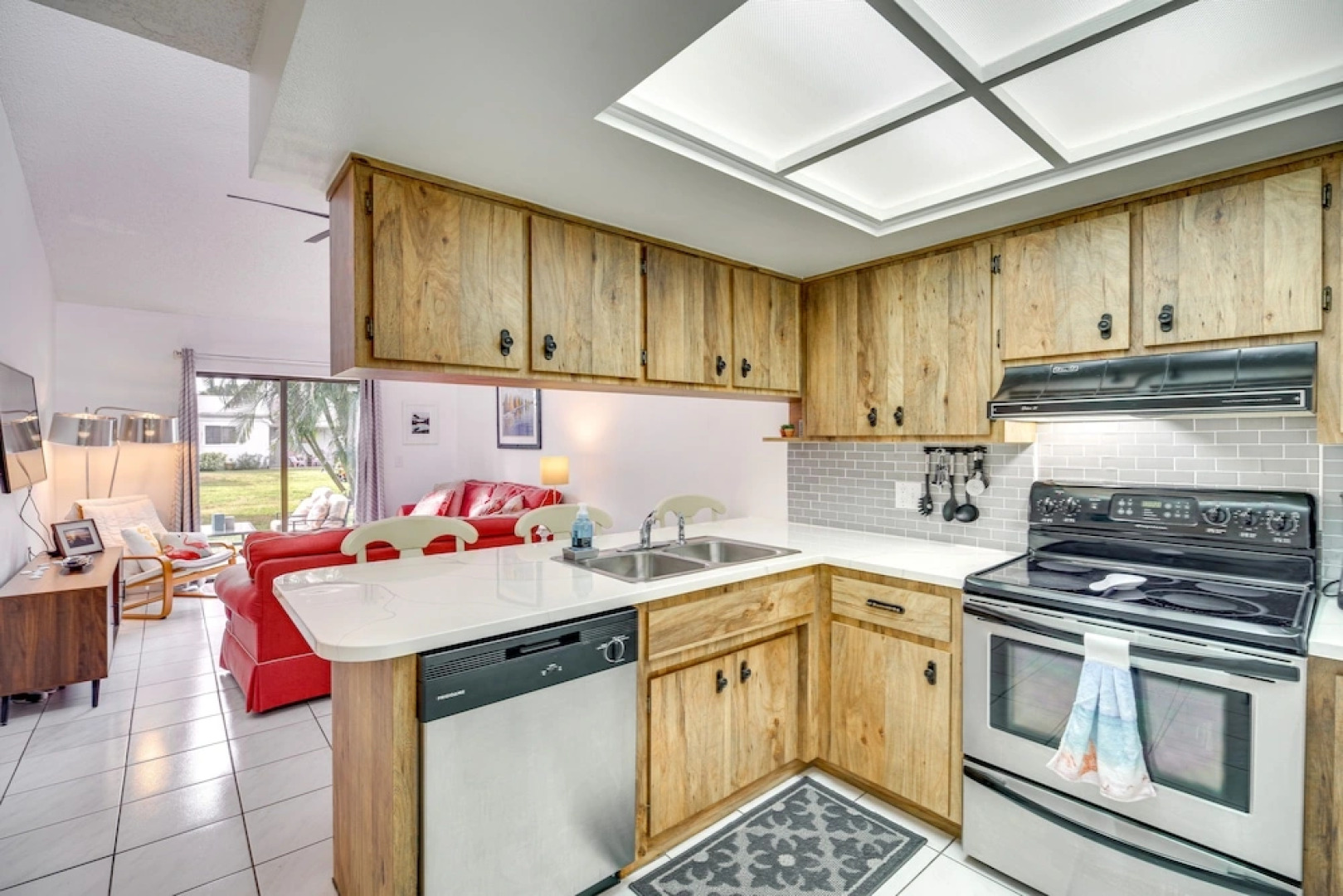 Satellite Beach Townhome w/ Patios, & Beach Gear