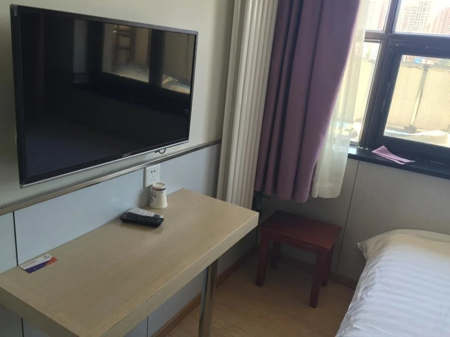 Lanhuahua Hotel Dingbianyidian