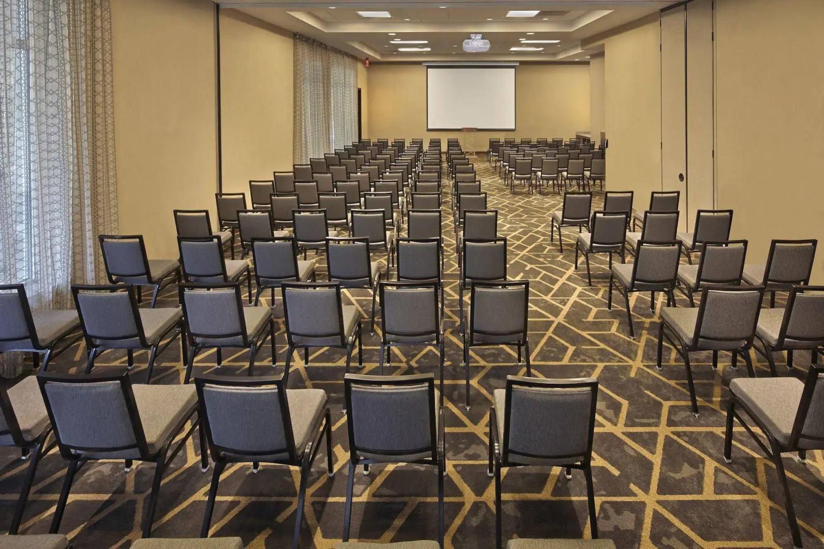 Hyatt Place Chapel Hill / Southern Village