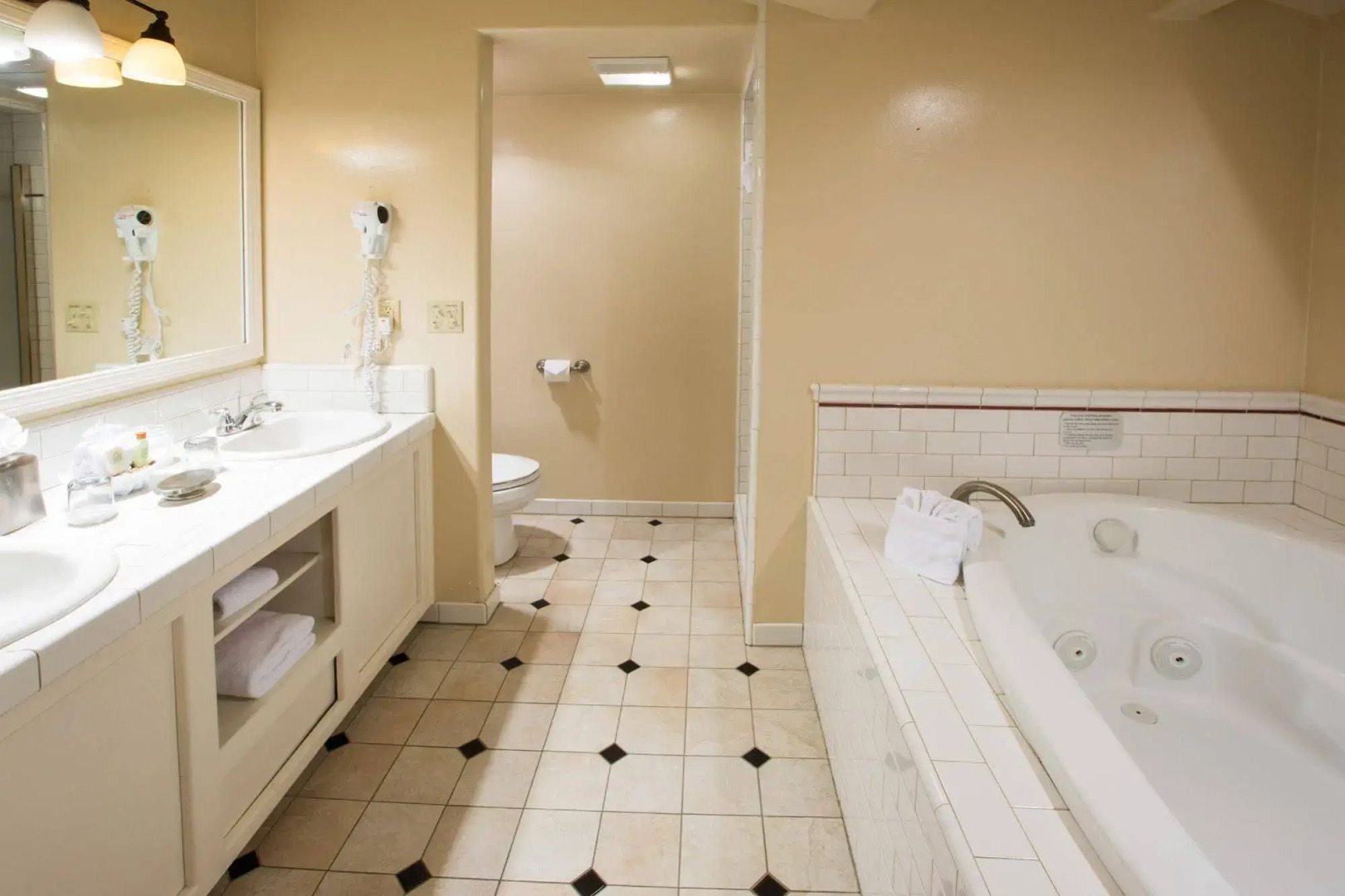 Carmel River Inn & Cottages