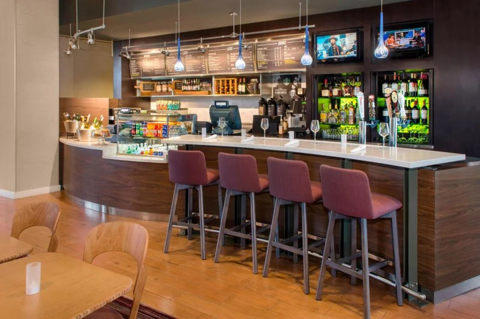 Courtyard Newark Elizabeth