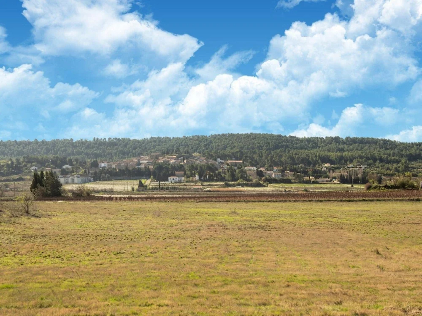 Villa in Montbrun With Pool and Mountain Views