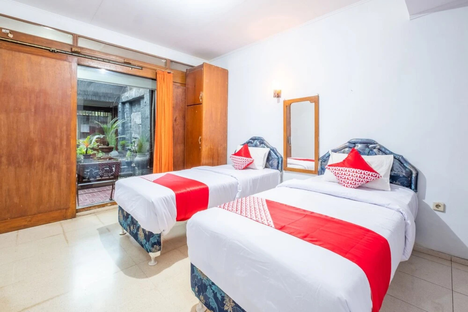 Hotel Azalea Syariah by OYO Rooms