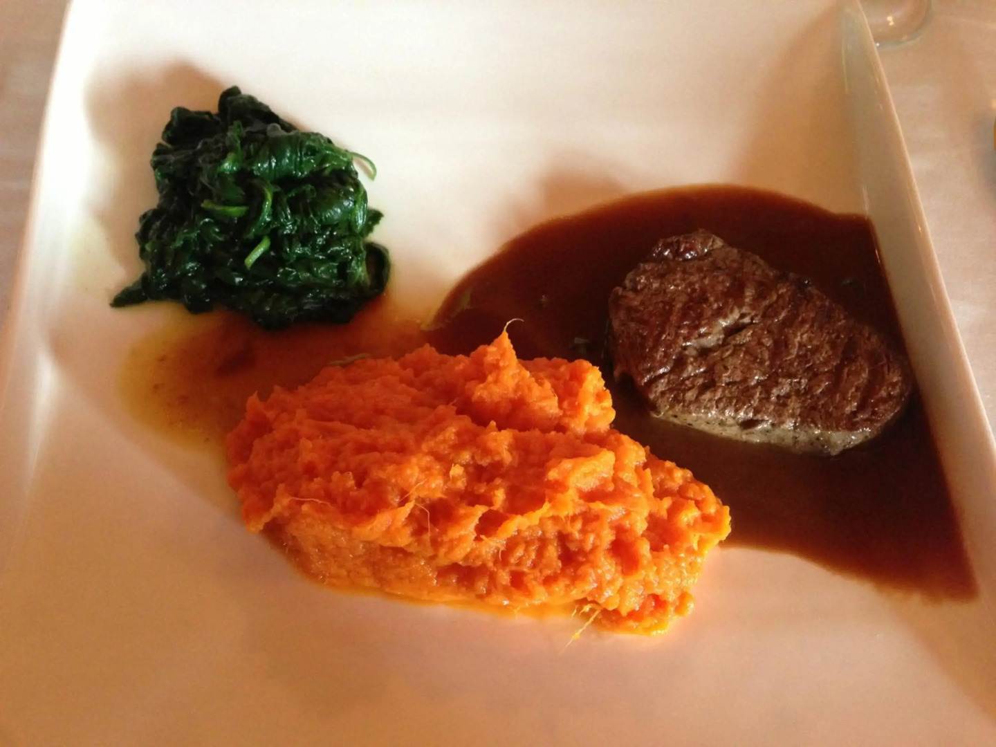 Brekkestranda Fjordhotel