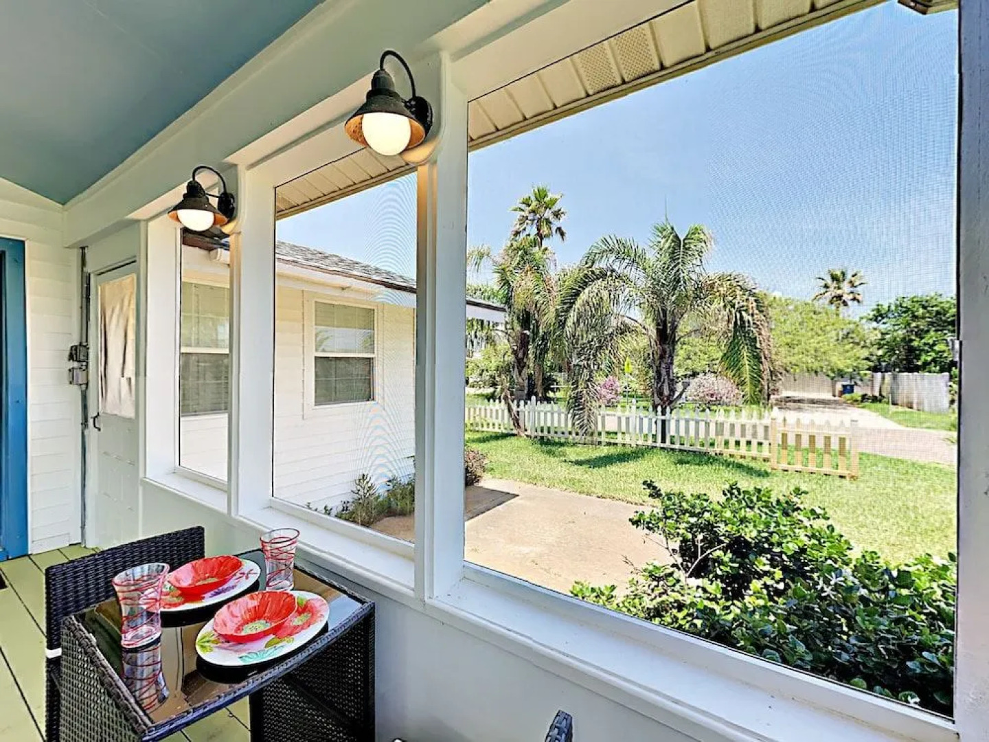 Breezy Cottage - One Bedroom Home