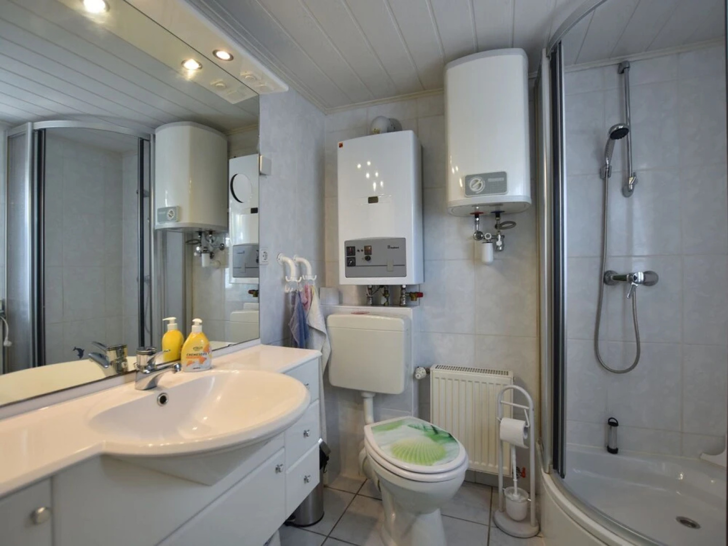 Lovely Bungalow in Hohenkirchen Germany by the Sea