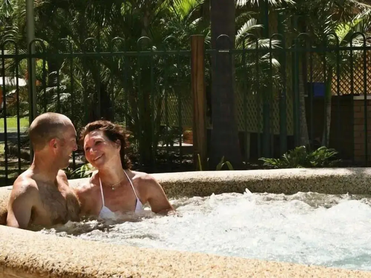 Gateway Lifestyle Lorikeet