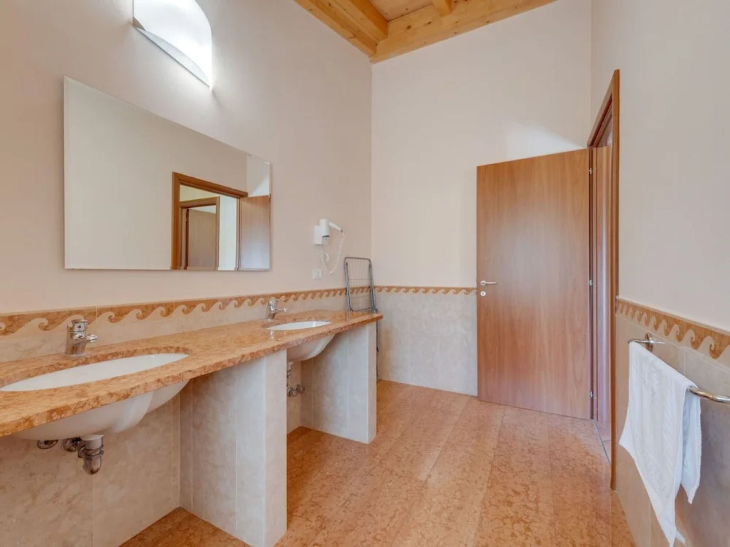 Apartment by Lake Idro With Mountain Views