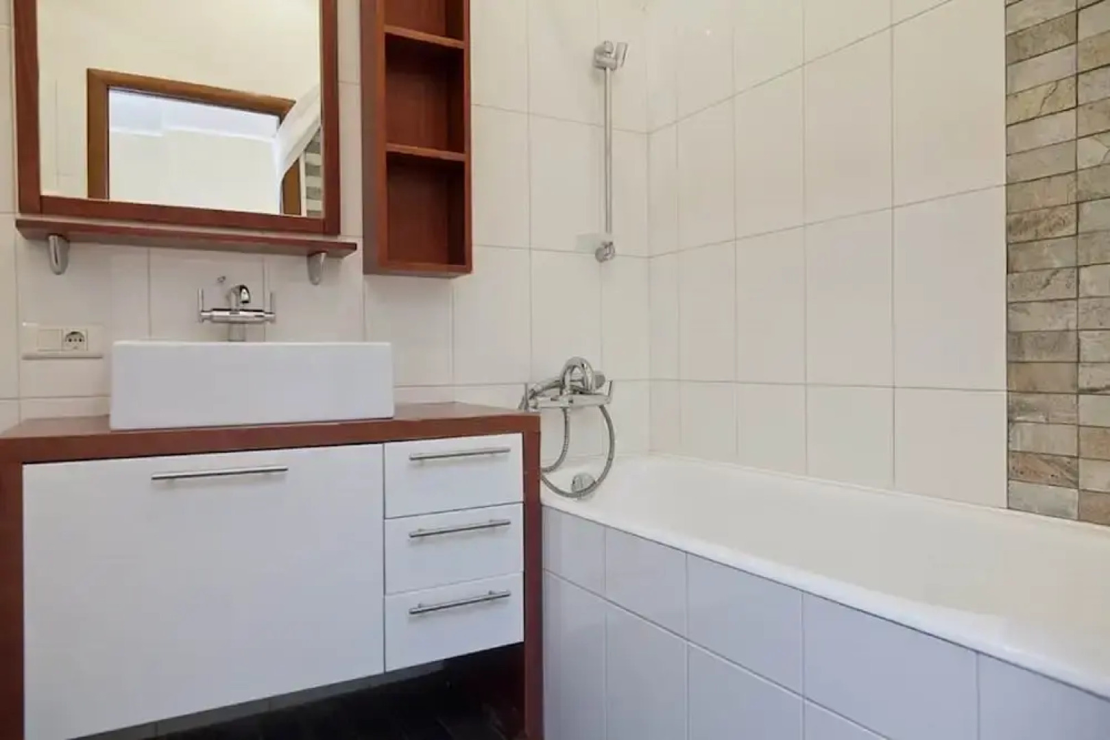 Апартаменты «LUXKV на Дружинниковской»