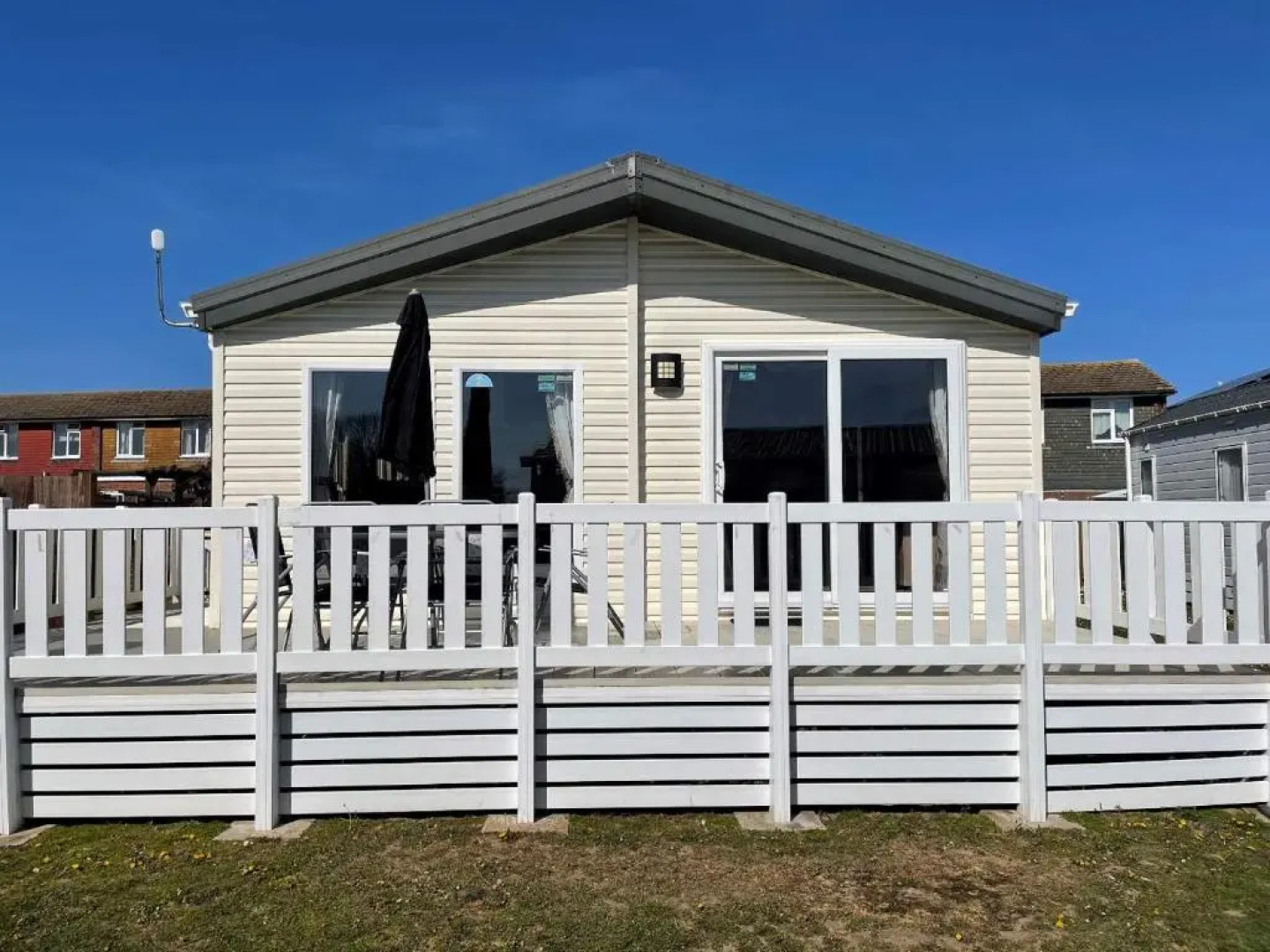 Pevensey Bay Holiday Park Corner Lodge With Own Garden 3 Bedrooms 2 Bathrooms Beach 5 Minutes Walk