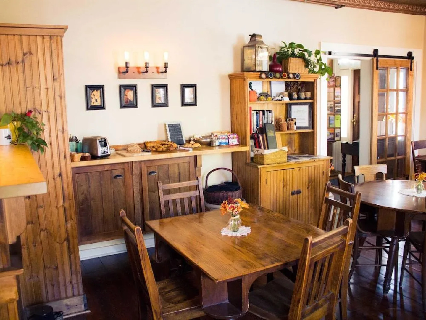 The Stagecoach Inn Bed & Breakfast and Five20 Social Stop