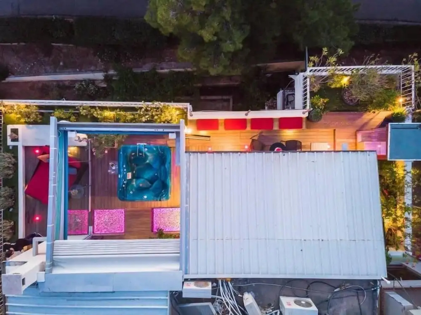 Sea View Apartment with Hot Tub & Sauna