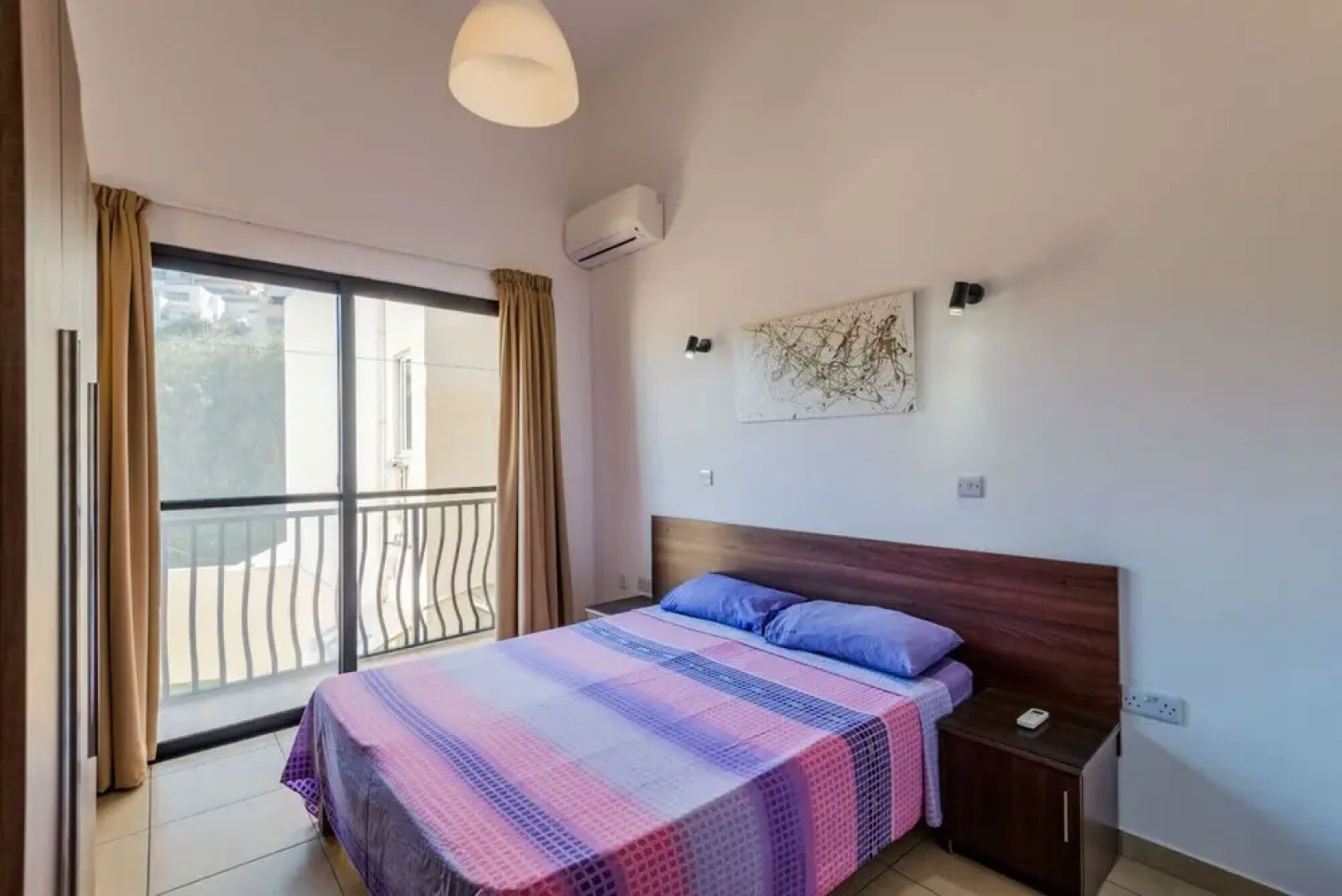 Getawaysmalta - Blue Harbour Seafront 3-bedroom Apartment in St Paul's Bay