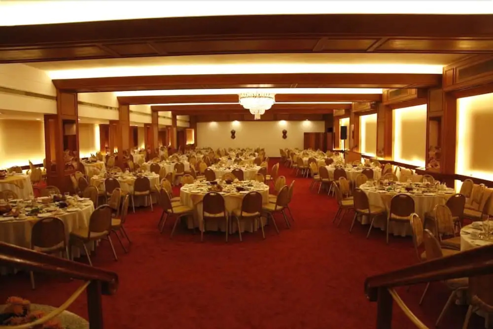 Aquarium Hotel & Resort