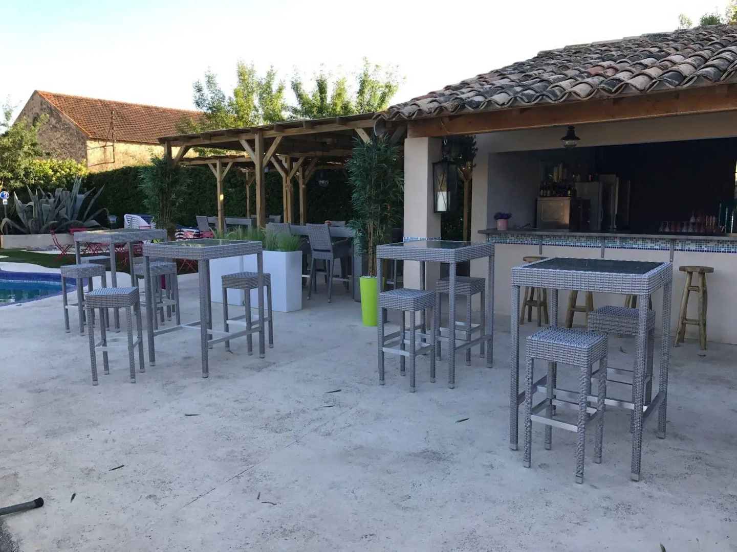 Hotel le president GARE TGV NIMES PONT DU GARD