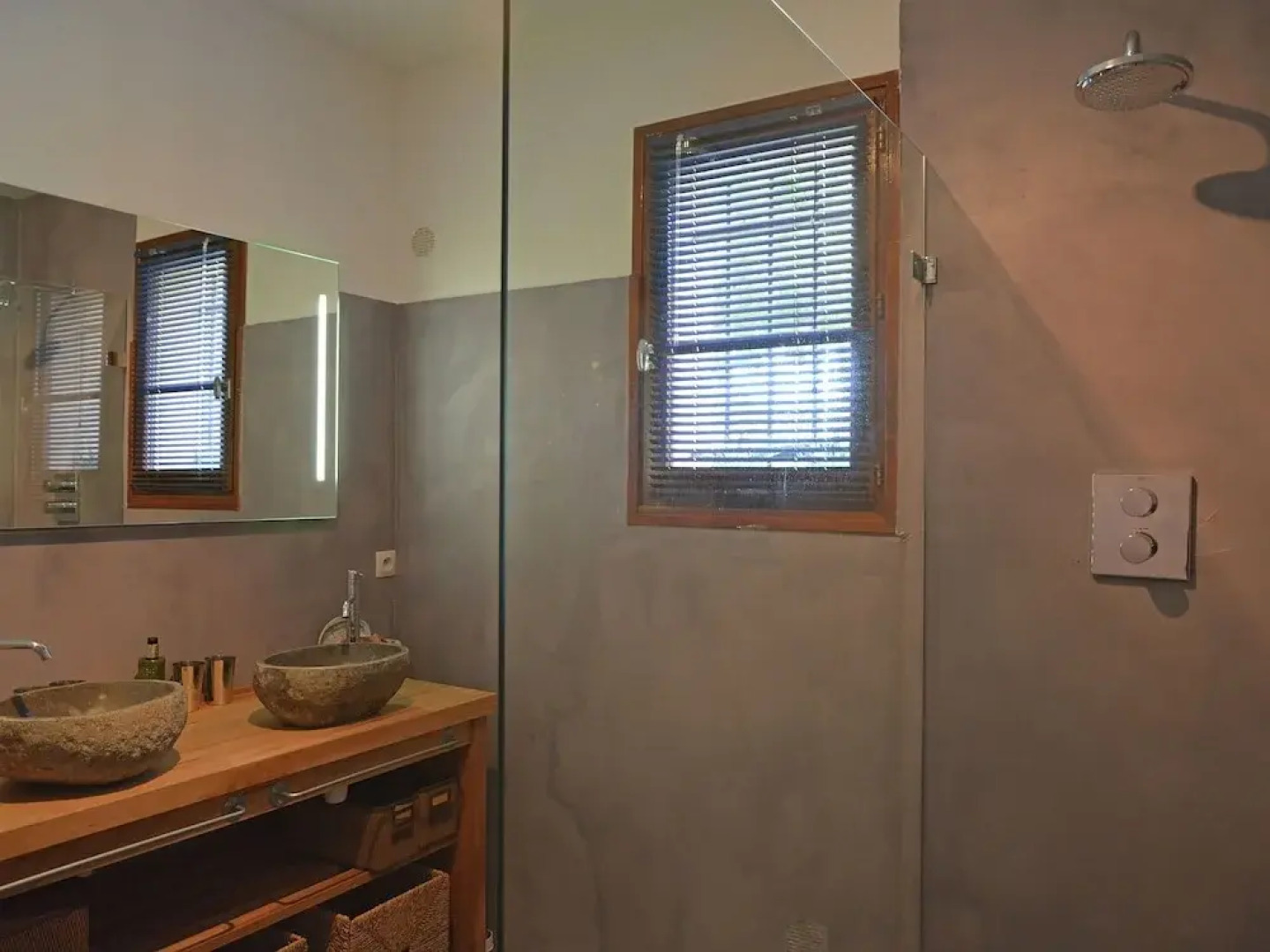 Very attractive detached villa with its own swimming pool