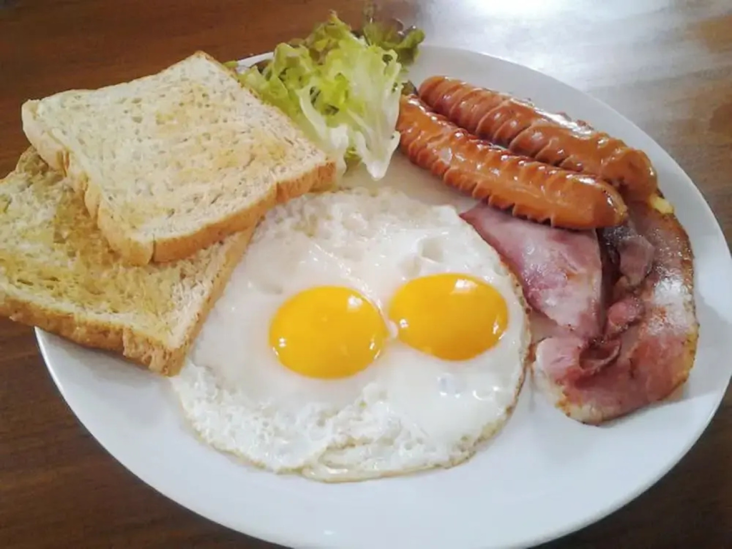 SELA Bungalow and Italian Restaurant