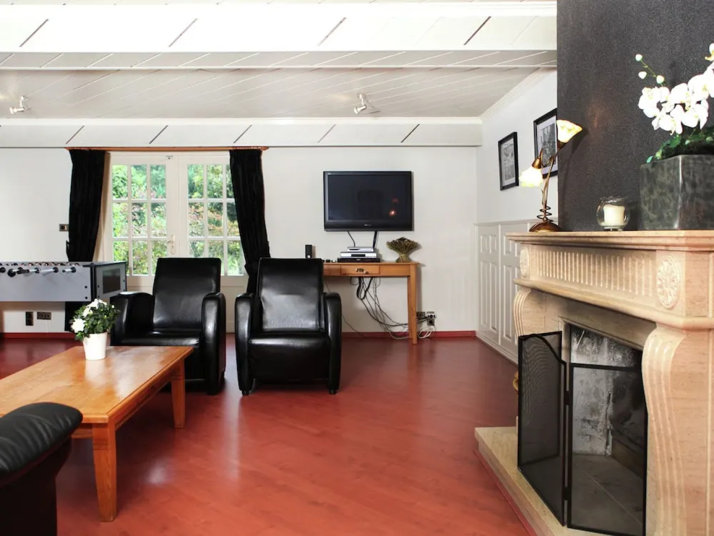 Modern Farmhouse Near Forest in Dalfsen