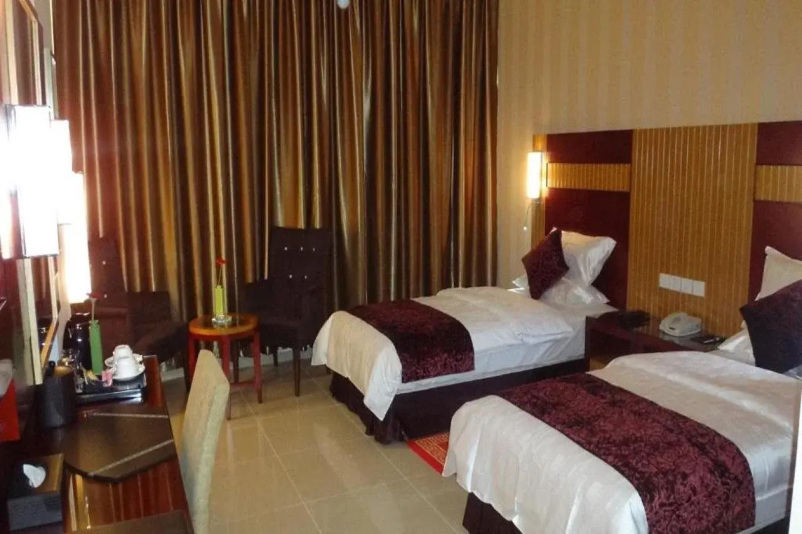 Palette Phoenix Hotel