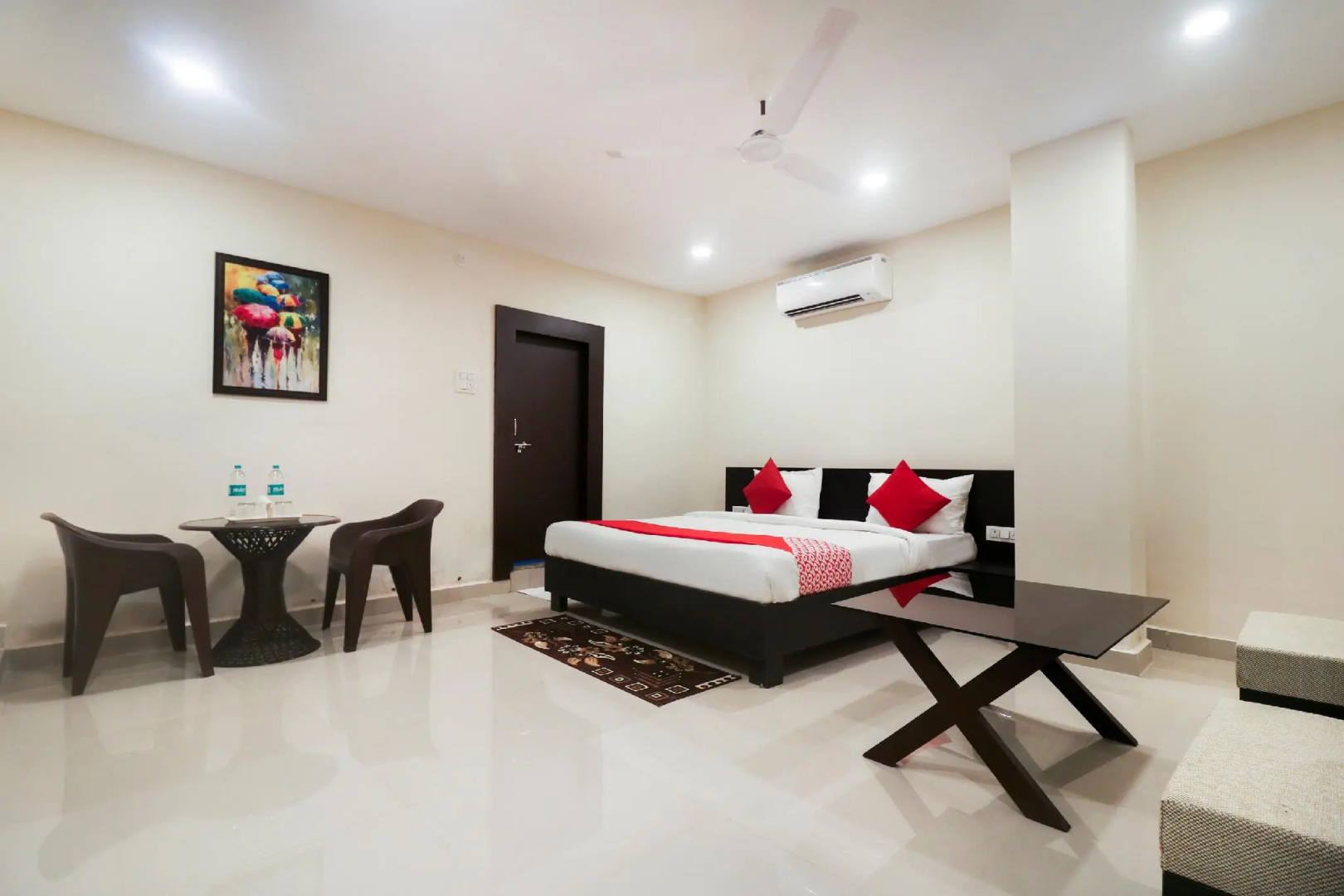 OYO 45589 Hotel Captain Inn