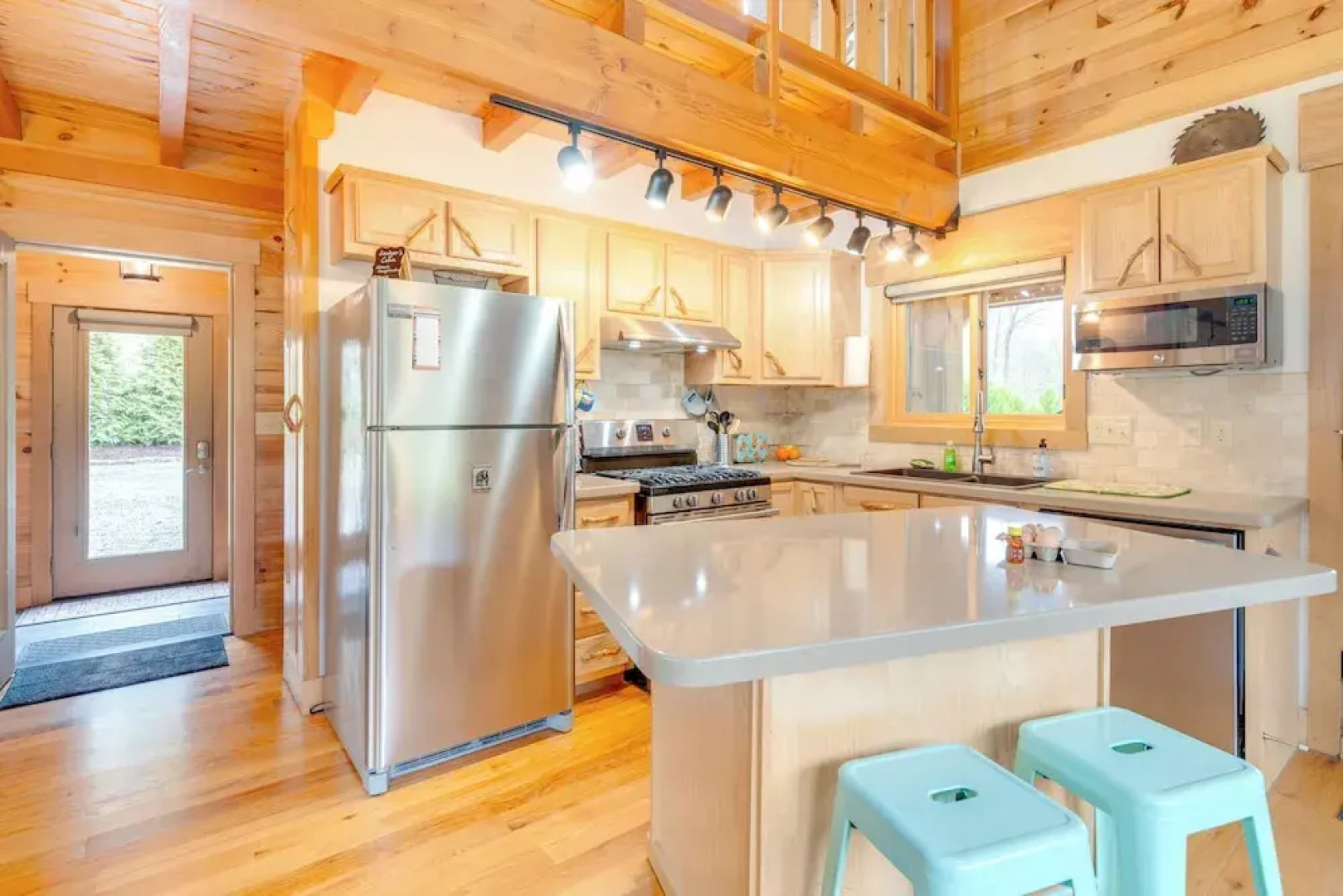 Sawyers Cabin w/ Hot Tub in Blue Ridge Mtns!