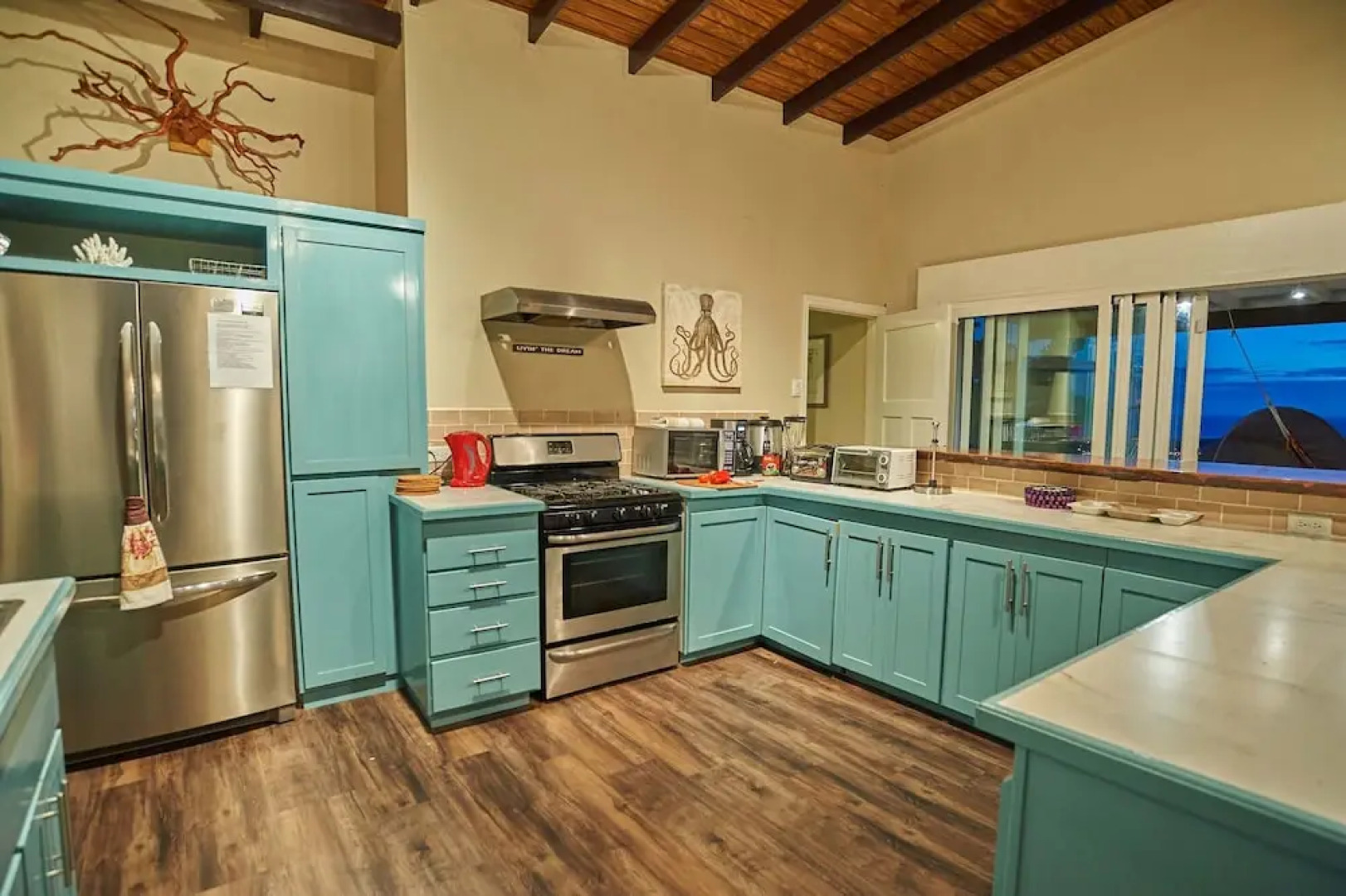 Eagle's Base Villa & Cottage